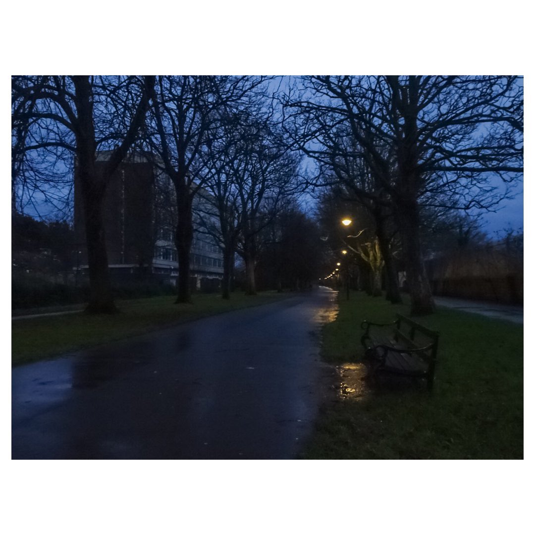 fwyalchen's tweet photo. 13/12/2021 – Bore da, ffrindiau / Mornin’, chums – There’s some ‘60s architecture out there somewhere

#cymru #wales #aberystwyth #ceredigion #canolbarthcymru #midwalesmyway https://t.co/GZOBjvLzyp
