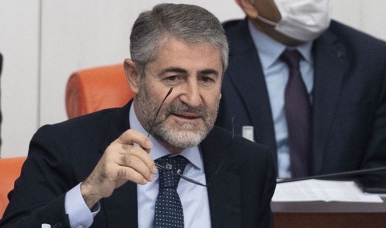 cumhuriyetgzt1's tweet photo. Yeni bakan Nebati: Hiçbir şekilde bize inanmayanlara diyorum ki; 'Sen maaş alıyorsun. En fazla neyini kaybedersin? Enflasyonun altında ezilirsin. Ama ben bu iş düzelmezse eğer 1000 çalışanımızla beraber bütün varlığımı kaybederim'

https://t.co/BR44HGRN9t https://t.co/MiTnhj3g5v