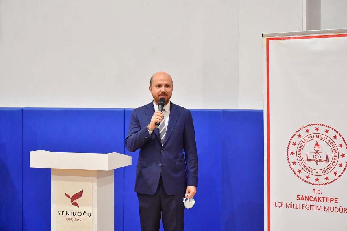 SeymaDgc's tweet photo. 📍Yenidoğu Okulları

YETEV Mütevelli Heyeti Başkanı Sn. Bilal Erdoğan Bey, İlçe Kaymakamımız, İlçe Milli Eğitim Müdürümüz ve kıymetli yavrularımızla bir aradayız.

Hayalleri ve çalışkanlıklarıyla geleceğe yön verecek olan kıymetli çocuklarımıza yürekten başarılar diliyorum. https://t.co/WgBBgAg3ZJ