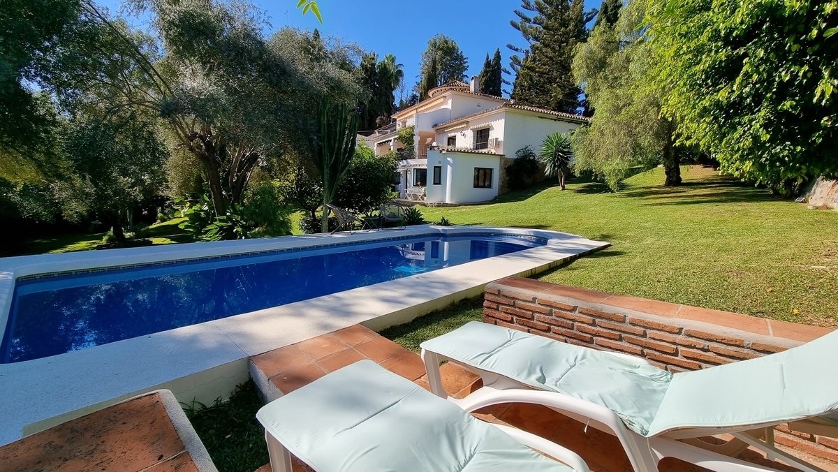 rentingmarbella's tweet photo. Family Villa on the Golden Mile in Marbella

This fantastic villa offers you an unforgettable stay in the best location. In the heart of Marbella's golden mile you can access all the local areas on foot, without the need for a car. #marbella #villarental

https://t.co/TEnmVXWAaF https://t.co/nNtKBK3nEF