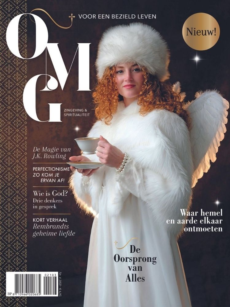 KatjaKreukels's tweet photo. Nog op zoek naar een kerstcadeau met inhoud? #OMG4 ligt nu in de winkel met ook weer een verhaal van mij. Vier nieuwe mystieke ervaringen! Bestellen kan ook: https://t.co/KBGCI6zuH2 https://t.co/IU3iAPMRLl