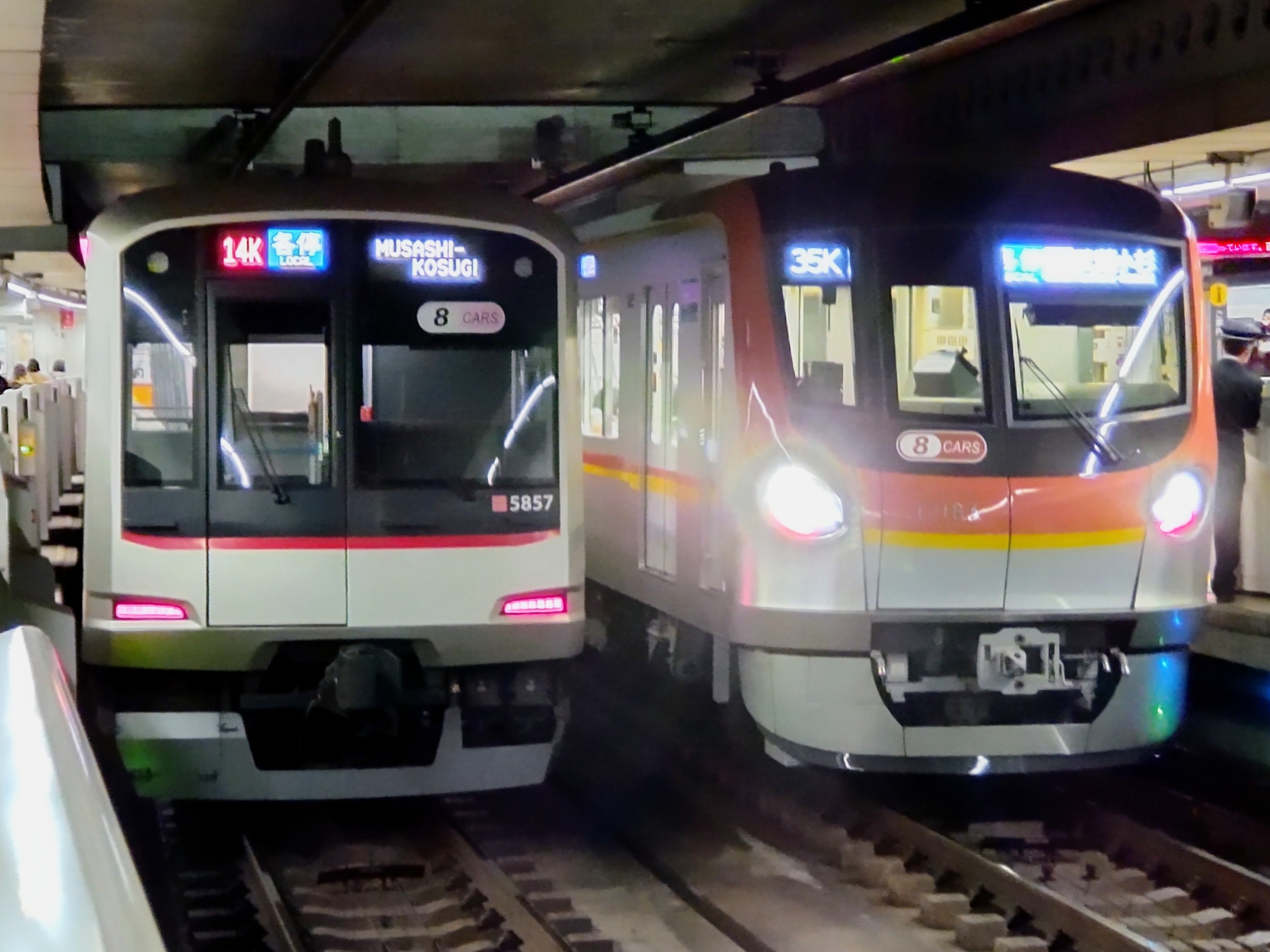 めとらぴ 東急東横線の線路陥没によるダイヤ乱れで系も武蔵小杉行きになっていました これから東横線 等をご利用される方は運行状況にご注意下さい T Co Iqg6najtoz Twitter