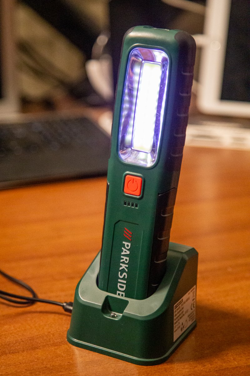 DailyCoolGadget's tweet photo. Parkside Rechargeable Light PASL 4000 B2 https://t.co/zUbLob5FG8 #Gadgets #Flashlight #LED https://t.co/d3985R0dpp