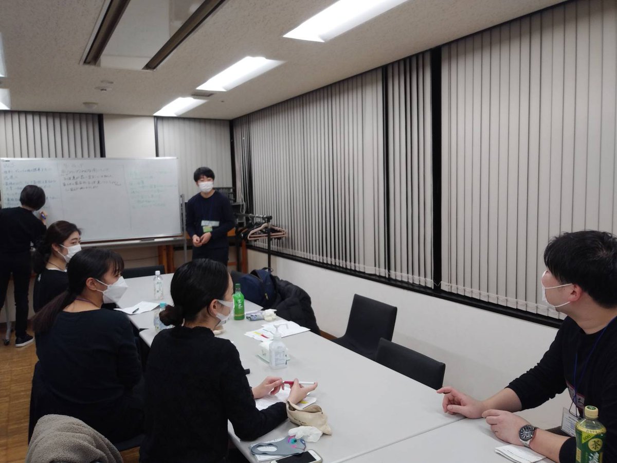 hatchout_SePT's tweet photo. 本番では多くの学生ボランティアの皆さんにご参加いただきました。開演前のミーティング、終演後には運営の改善点などの話し合いを重ね、お客様に安全に楽しく過ごしていただけるように、この公演を支えていただきました。ご参加いただいた皆さん、ありがとうございました！
#ハッチアウトシアター https://t.co/m2Z0GPVWfG