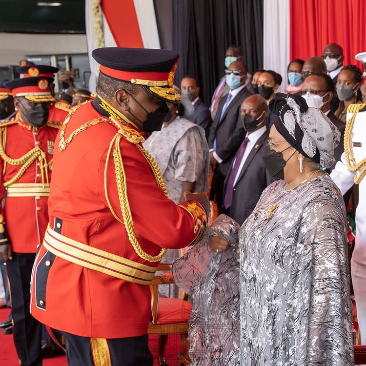 northriftradio's tweet photo. Maadhimisho ya siku ya Jamhuri ya 58 tangu kenya kupata uhuru yalishuhudia hafla muhimu iliyoandaliwa na kikosi cha Kenya Rifle kinachojulikana zaidi kwa jina la Ash Warriors cha Kenya Defence Forces ambapo Kilipata Bendera ya kukifanya kuwa kikosi chenye mamlaka kamili cha KDF. https://t.co/HEf9qGvZ9S