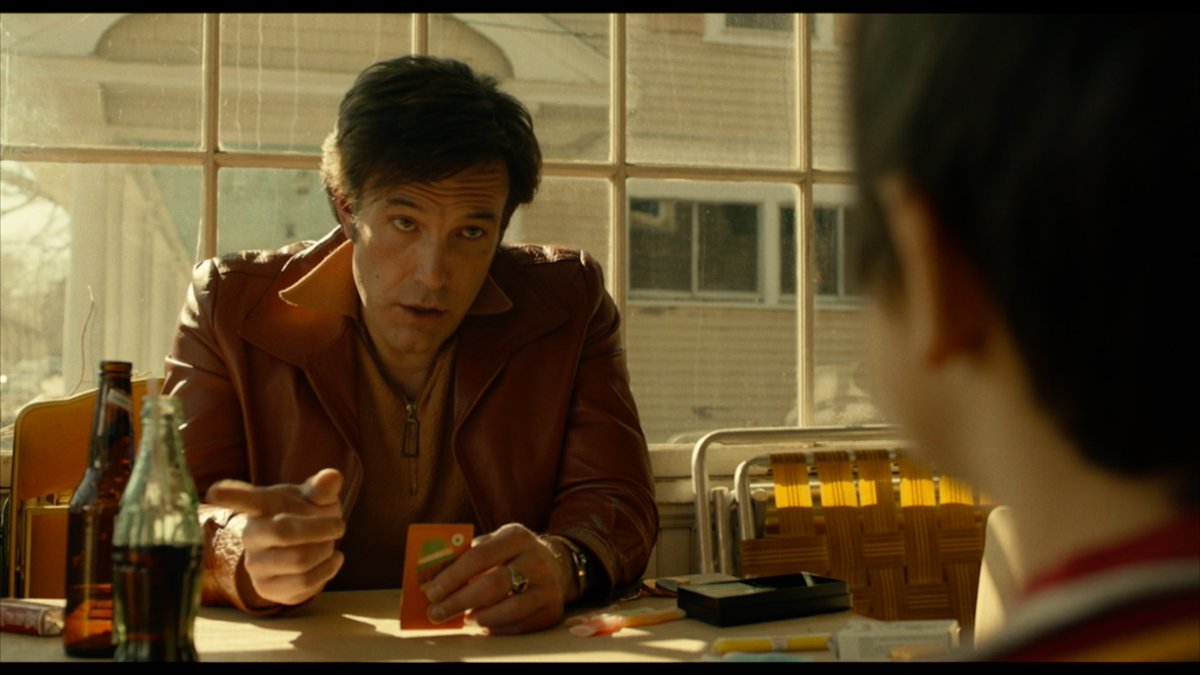 majorfilmevents's tweet photo. "The Tender Bar" - Film Clips https://t.co/sxPJuGTl4n via @YouTube Release: 12/17/2021 #TheTenderBar #Amazon #BenAffleck #tyesheridan #ChristopherLloyd #LilyRabe #DanielRanieri #GeorgeClooney https://t.co/21C9OJL1kF