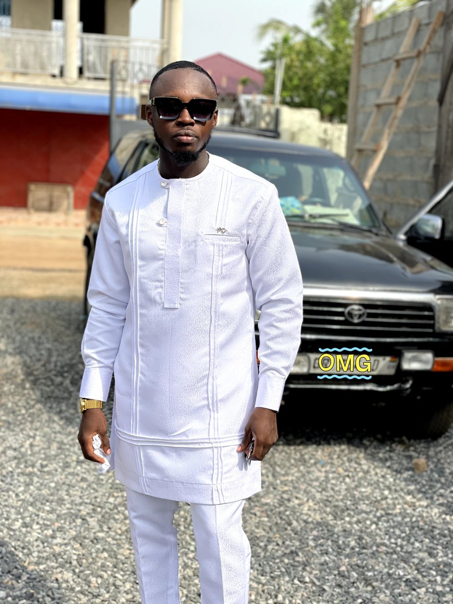 Two Piece Kaftans for all Occasions.  

Ghc 300
#TailoredforKings👑
Pre Orders Only. Bless me with a Retweet 😇😜
Call or WhatsApp me on 0552725898 to place an order.