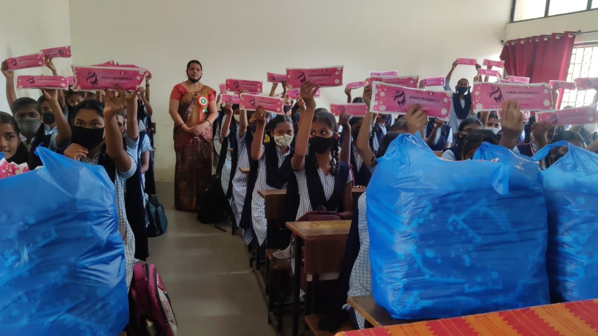 KumarLokhandeK4's tweet photo. Media Coverage #StreeSwabhiman By VLE Kavita Lokhande Distributed free Sanitary Napkins to school students at of Lohagaon village Haveli Block of Pune MH. @CSCegov_ @dintya15 @vibes65 @PMOIndia @dixit_suyog @subodhmishracsc @supriya_sule @CscvlePune for opportunity. FeelingProud https://t.co/1gCZmyLlAs