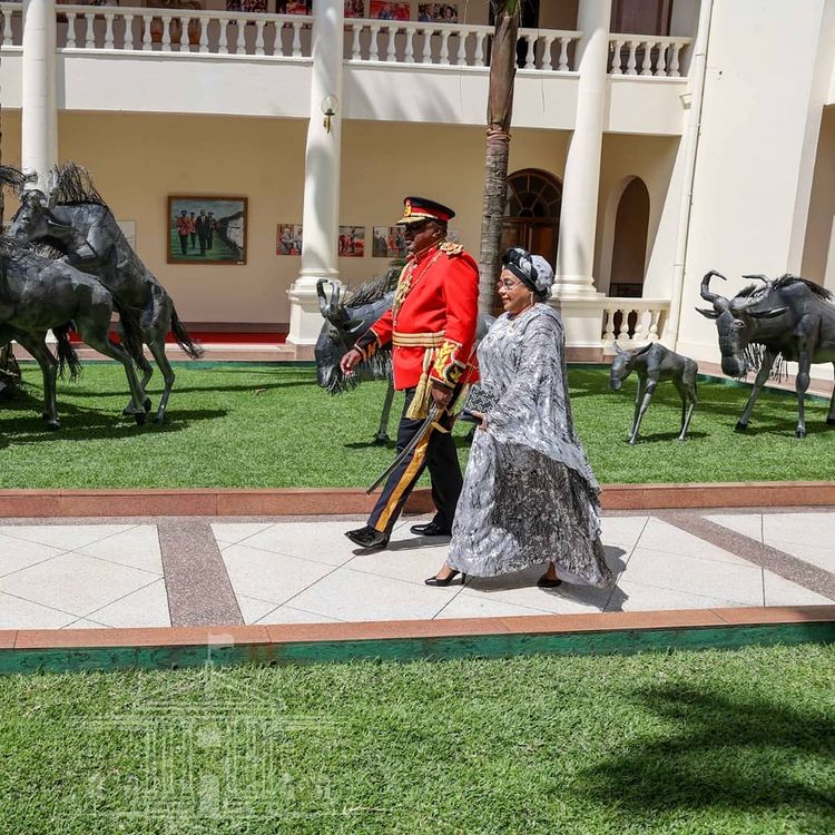 northriftradio's tweet photo. Maadhimisho ya siku ya Jamhuri ya 58 tangu kenya kupata uhuru yalishuhudia hafla muhimu iliyoandaliwa na kikosi cha Kenya Rifle kinachojulikana zaidi kwa jina la Ash Warriors cha Kenya Defence Forces ambapo Kilipata Bendera ya kukifanya kuwa kikosi chenye mamlaka kamili cha KDF. https://t.co/HEf9qGvZ9S