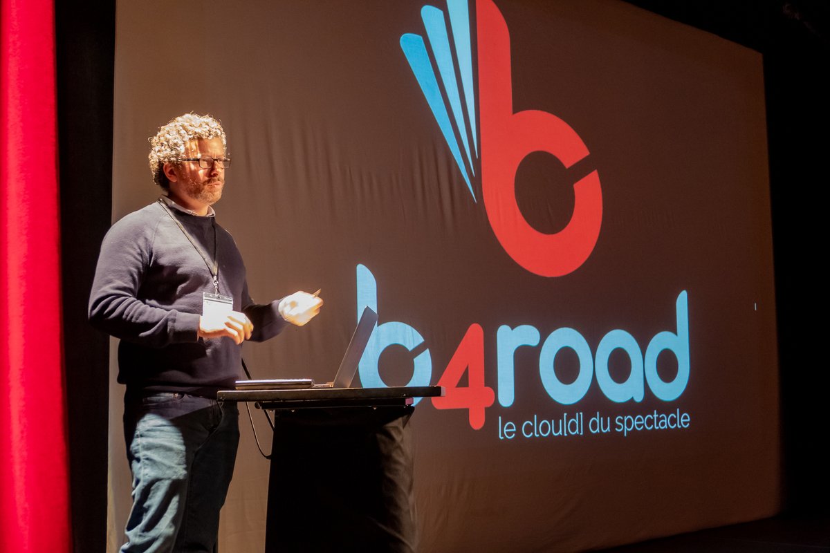 b4road's tweet photo. 🎉🥂 Premier Apéro Pro de @b4road : ravi d’avoir réuni plus de 50 personnes au Bistrot de la scène ! Une expérience immersive, des rencontres, des cadeaux, des rires... Un moment que nous n’oublierons pas ! Et si ce rendez-vous n’était que le premier - et pas le dernier 😉- ? https://t.co/3VgcTyxPDw