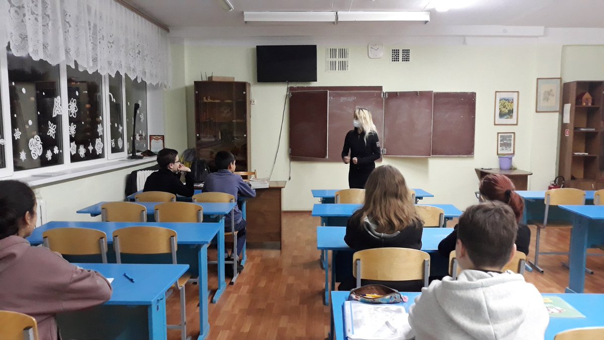 10 декабря преподаватель <a href="/10_dshi/">МБУ ДО ДШИ №10</a> Шабалина Л.Е. провела беседу с учащимися "Что такое коррупция" в рамках Недели антикоррупционных инициатив. Целью беседы была прововая пропаганда, развитие правовой культуры подростков. 
#неделяантикоррупционныхинициатив