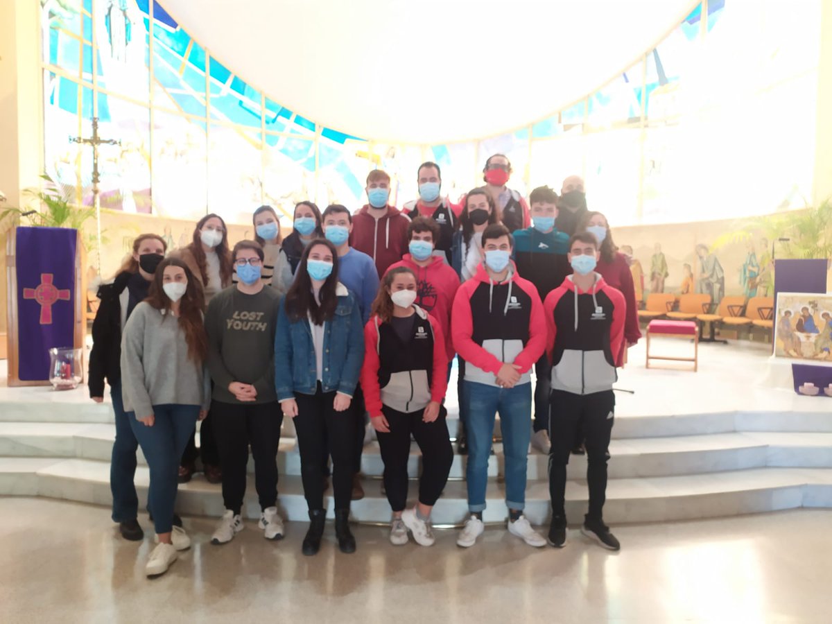 fededonbosco's tweet photo. El domingo tuvimos Consejo de la Fede en @AJDBAlicante para reencontrarnos, trabajar el balance anual, los nuevos objetivos y planes de trabajo y aprobar el nuevo Plan de Voluntariado, entre otros. 🗒💡
Todo acompañado de una ambientación muy navideña 🌟👼🏼

#somosfede https://t.co/dEfiFXEreO