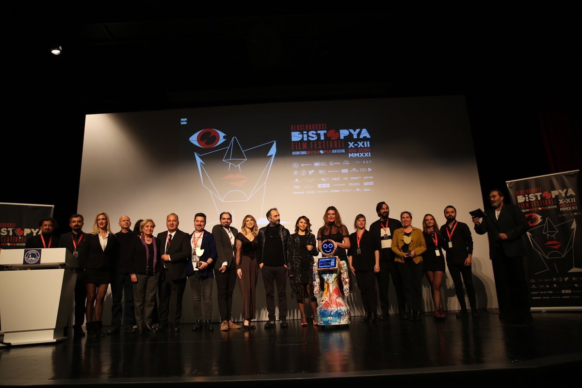 sinefesto's tweet photo. #DistopyaFilmFestivali, Bağlarbaşı Kongre ve Kültür Merkezi’nde gerçekleştirilen ödül töreniyle sona erdi. 

Festivalin kazanan isimlerini aşağıdaki linkten ulaşabilirsiniz. ⬇

https://t.co/ipavRe1sDE https://t.co/Hiy4IzEThO
