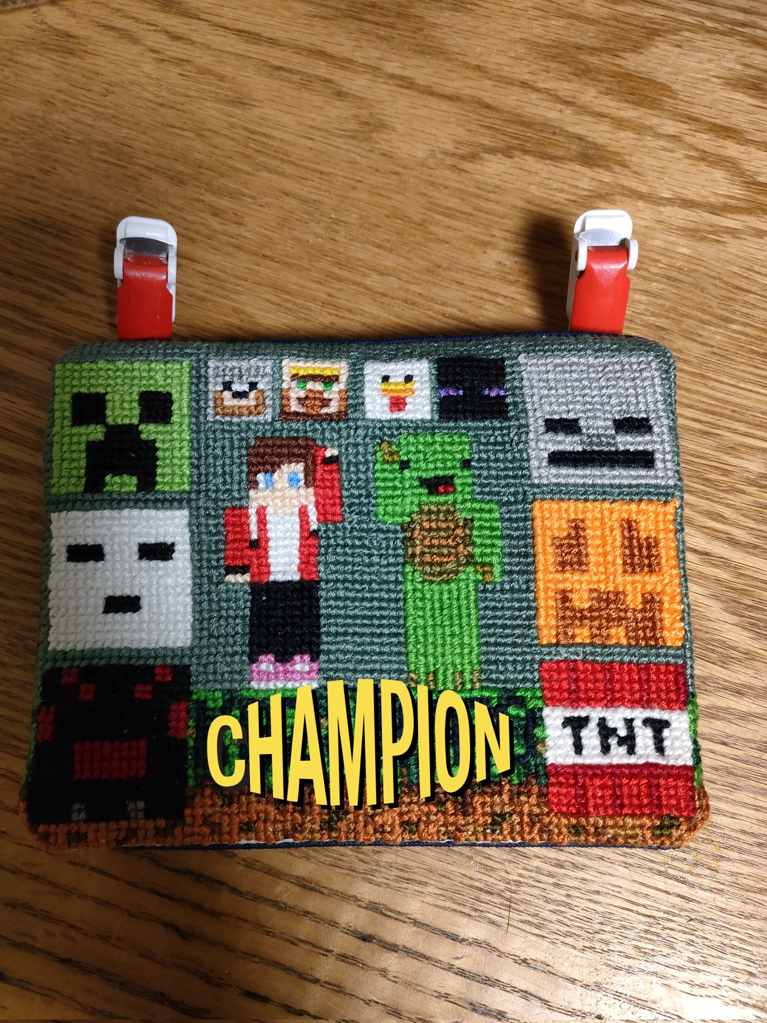 3 号 やっと移動ポケットできあがりました 刺繍だからだいぶ厚手www でもいいやwww 私がんばったもの クロススティッチ アモングアス マインクラフト まいぜんシスターズ T Co Ekfvbhnqpf Twitter