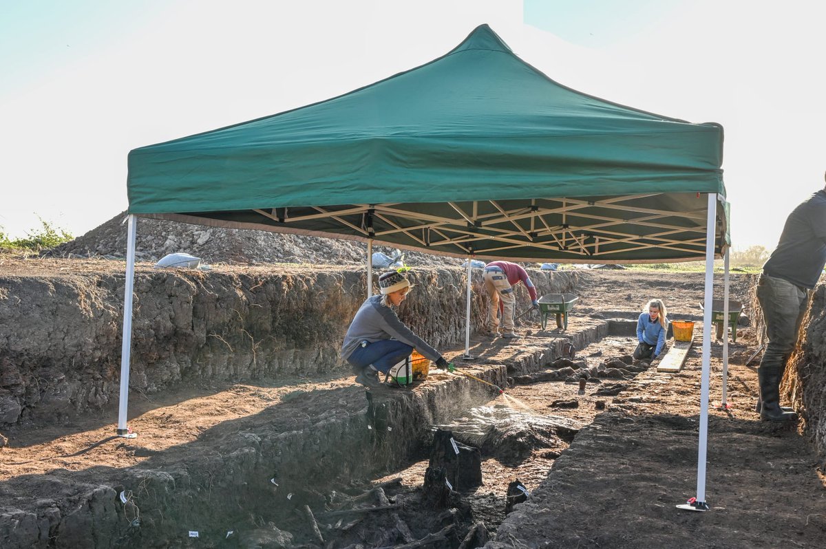 We’ve improvised a bit of shelter on the <a href="/Flag_Fen/">Flag Fen Archaeology Park</a> evaluation to help with the light levels in Trench 2. The low winter light can make it really difficult when working with archaeology. Making conditions a little more consistent can be a big help when tackling complicated areas.