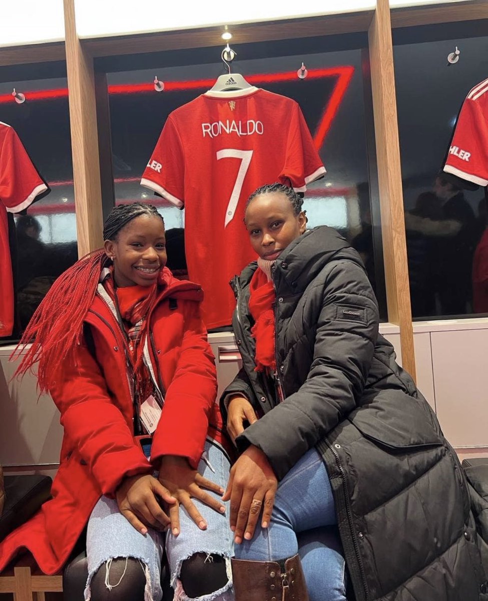 Ugaman01's tweet photo. I am a Liverpool fan but I love this Picture 🖼️ https://t.co/eKo4n5fdWa