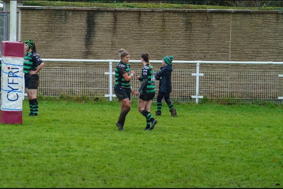 LaurenAitken_8's tweet photo. It’s never easy taking the 1st loss of the season, but we learn, we move 💚🖤

Thanks to the main man @deano_photos for capturing our first away game in what feels like forever 📸 👌🏼

#WRU #WomensRugby #RugbyUnion #NewKitWhoDis #BackToBlack #AwayDays #GameDay
@porthcawlrfc https://t.co/snlURfINAq