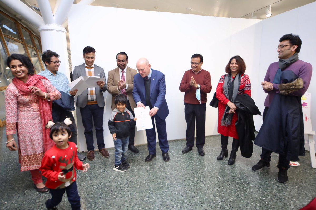 MouniMukta's tweet photo. Thanks Mr Mayor @MayorJohnBiggs, speaker Ahbab udding and distinguished guests, audience and participants for your preaence in my exhibition hall. It was an amazing afternoon with so much diversity. #Five:50, #BD50 #exhibitions #CulturalHeritage https://t.co/uORYA8PrGS