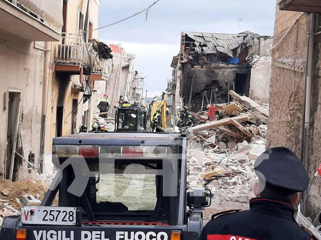 dailyajitnews's tweet image. ਇਟਲੀ : ਗੈਸ ਪਾਈਪ ਲਾਇਨ ਧਮਾਕੇ 'ਚ ਮ੍ਰਿਤਕਾਂ ਦੀ ਗਿਣਤੀ 7 ਤੱਕ ਪਹੁੰਚੀ, ਮਲਬੇ 'ਚ ਦੱਬੇ ਵਿਅਕਤੀਆਂ ਨੂੰ ਕੱਢਣ ਲਈ ਰਾਹਤ-ਕਾਰਜ ਜਾਰੀ
beta.ajitjalandhar.com/latestnews/364…
#dailyajit #Italy #gaspipe #leakage