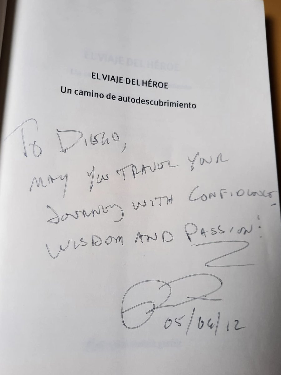 diegocoaching's tweet photo. "El viaje del héroe", de Stephen Gilligan y Robert Dills, es una lectura que siempre recomiendo y lo experimentamos en la primera sesión presencial de nuestro Experto en Coaching Deportivo donde los alumnos salen transformados.
¿Lo has leído?
#diegocoaching #libroscoaching https://t.co/WxOGI7i1q2
