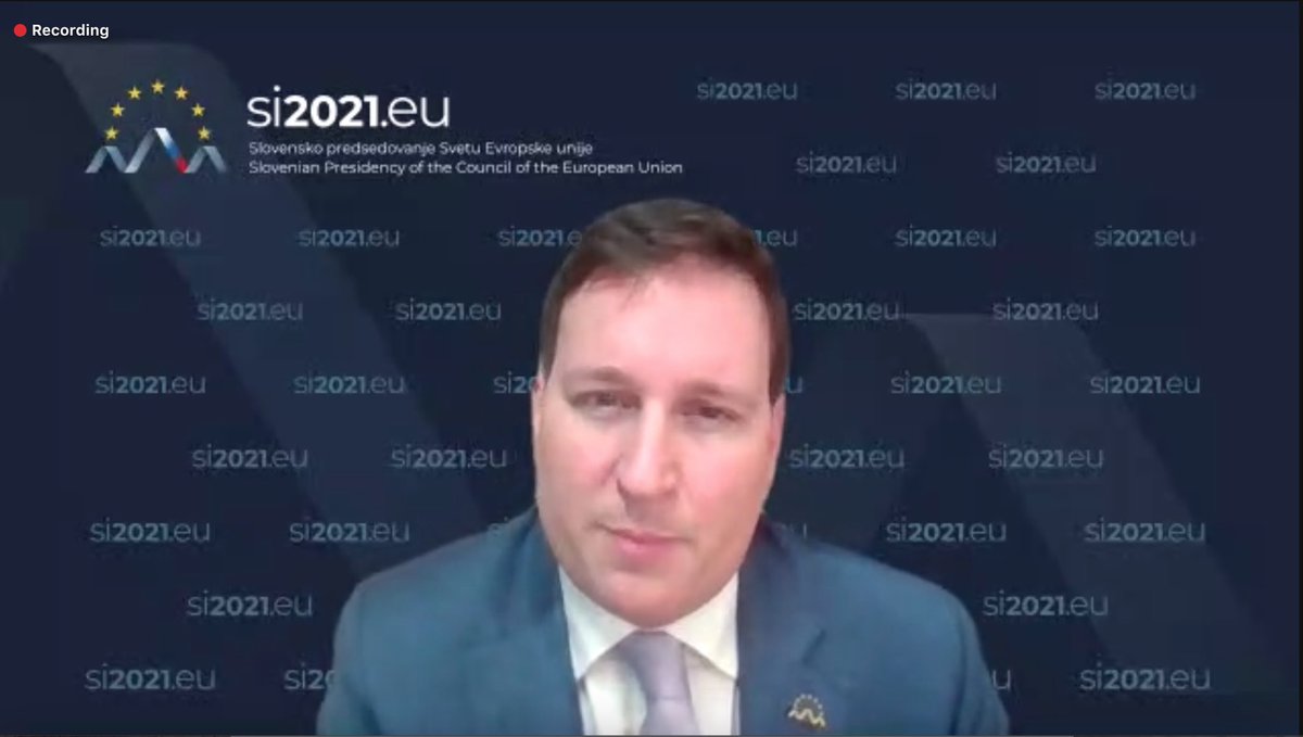 mju_RS's tweet photo. 👉Novi načini dela poudarjajo potrebo, da zaposleni nenehno prilagajajo svoja znanja in spretnosti📊. Ob tem pa se moramo zavedati, da bodo vse tehnološke spremembe uspešne le, če jim bodo ljudje zaupali in jih uporabljali💻👤. #eupan https://t.co/aXnqBe5PpW