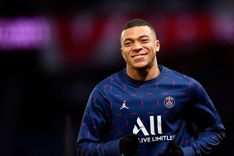 FreeLIV_me's tweet photo. #ParisSaintGermain striker #KylianMbappe commented on the 2-0 victory over #Monaco in the 18th round of the French crown: "Great victory and two goals, perfect night,".
The video of the game is free to watch on the #sports  app https://t.co/hTIphD8lNI. https://t.co/i7c4zq4uaw
