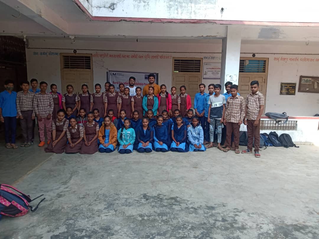 WayBaroda's tweet photo. Under Integrated Rural Development program, A Mentorship session on the topic of “Creative thinking” was organised for the diligent rural students.
#creativethinking #mentorship #integratedruraldevelopment #LMWindPower #UWBcare https://t.co/neiuhe3INb