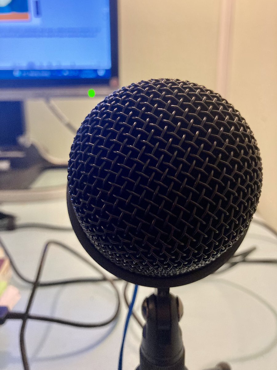 petermcluskie's tweet photo. This week I am mainly recording videos for my online MBA Enterprise &amp; Innovation #enterpriseed #keeleenterprise #moremakeupplease https://t.co/1SJCksKz2o