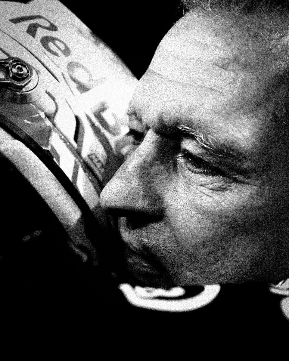 LeootjeLeo's tweet photo. Thanx @Max33Verstappen &amp; @LewisHamilton for this great race year! Gongrats @VerstappenCOM you're the best 🇳🇱 #redbullracing #worldchampion #Formula1 https://t.co/pqNoP4ckB7