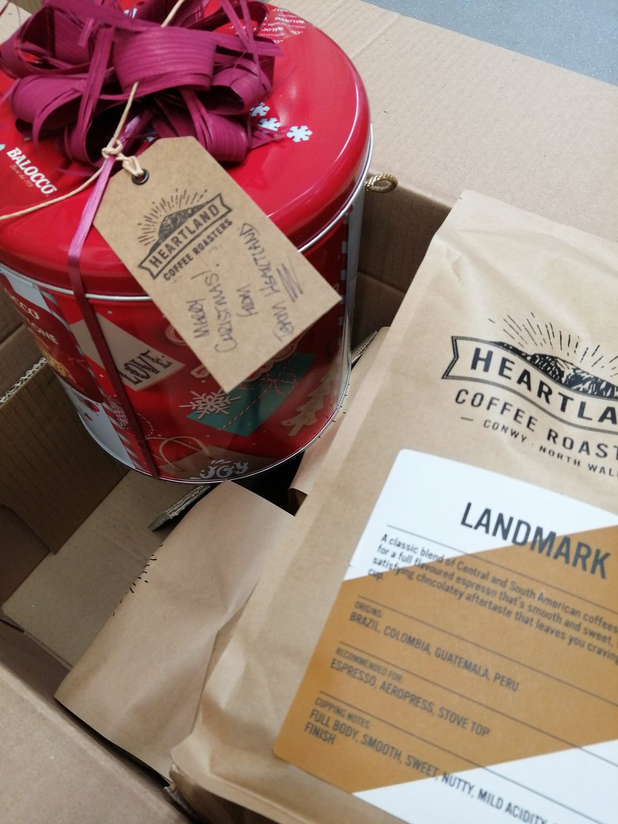 Well that was a lovely surprise 😍🎄🎁 We always look forward to our @HeartlandCoffi deliveries but when they pop a Christmas gift in as well 👌 #coffee #lovelivelocal #carucymru #stasaph