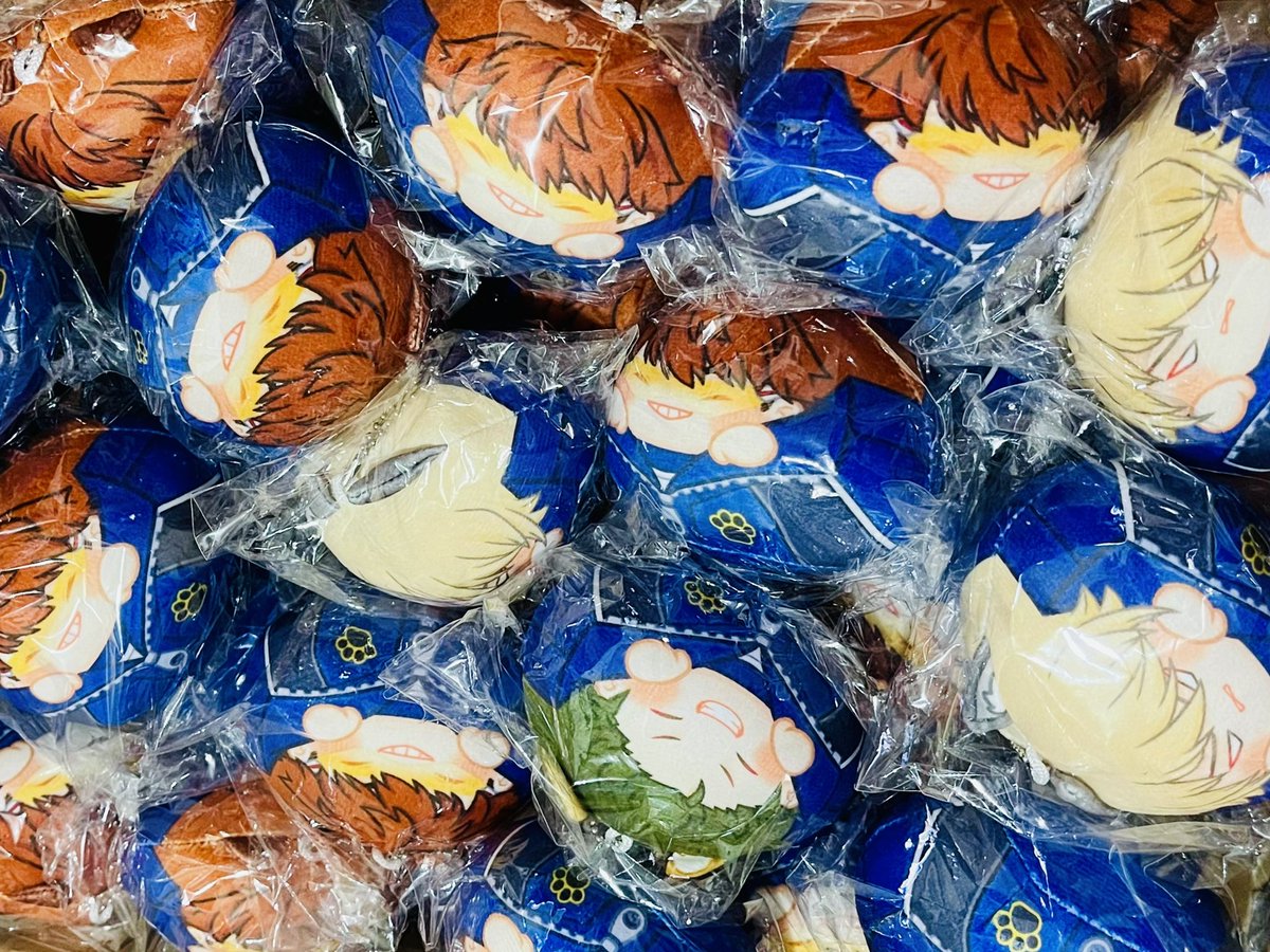 yoooo the manjuus are already with me~~ just waiting for my packaging supply then i could sort and send everyone their arrival notifs~~💙💙💙