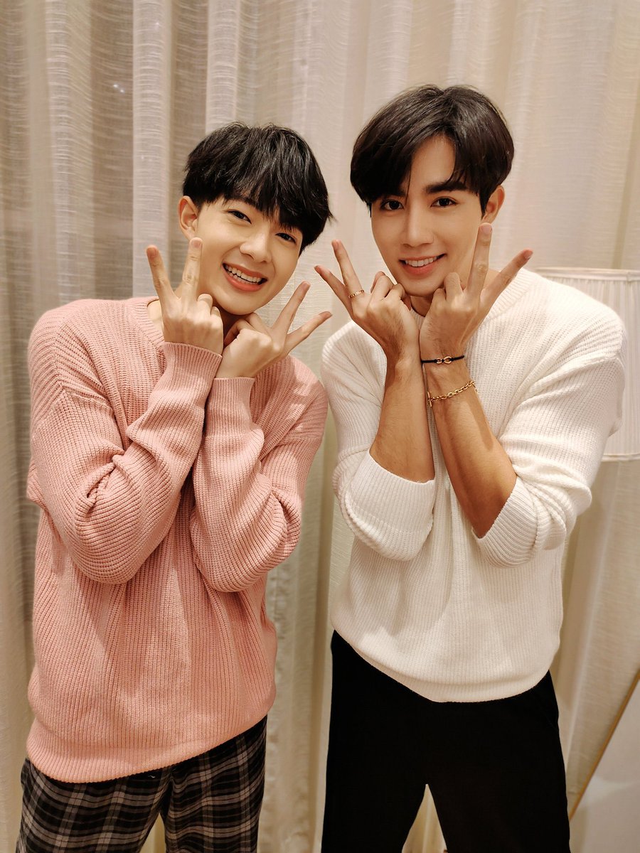 sszee93's tweet photo. น่ารักมาก 
#ShopeeBoxXZeeNuNew
#ZeeNuNew https://t.co/GMmYf6LAv3