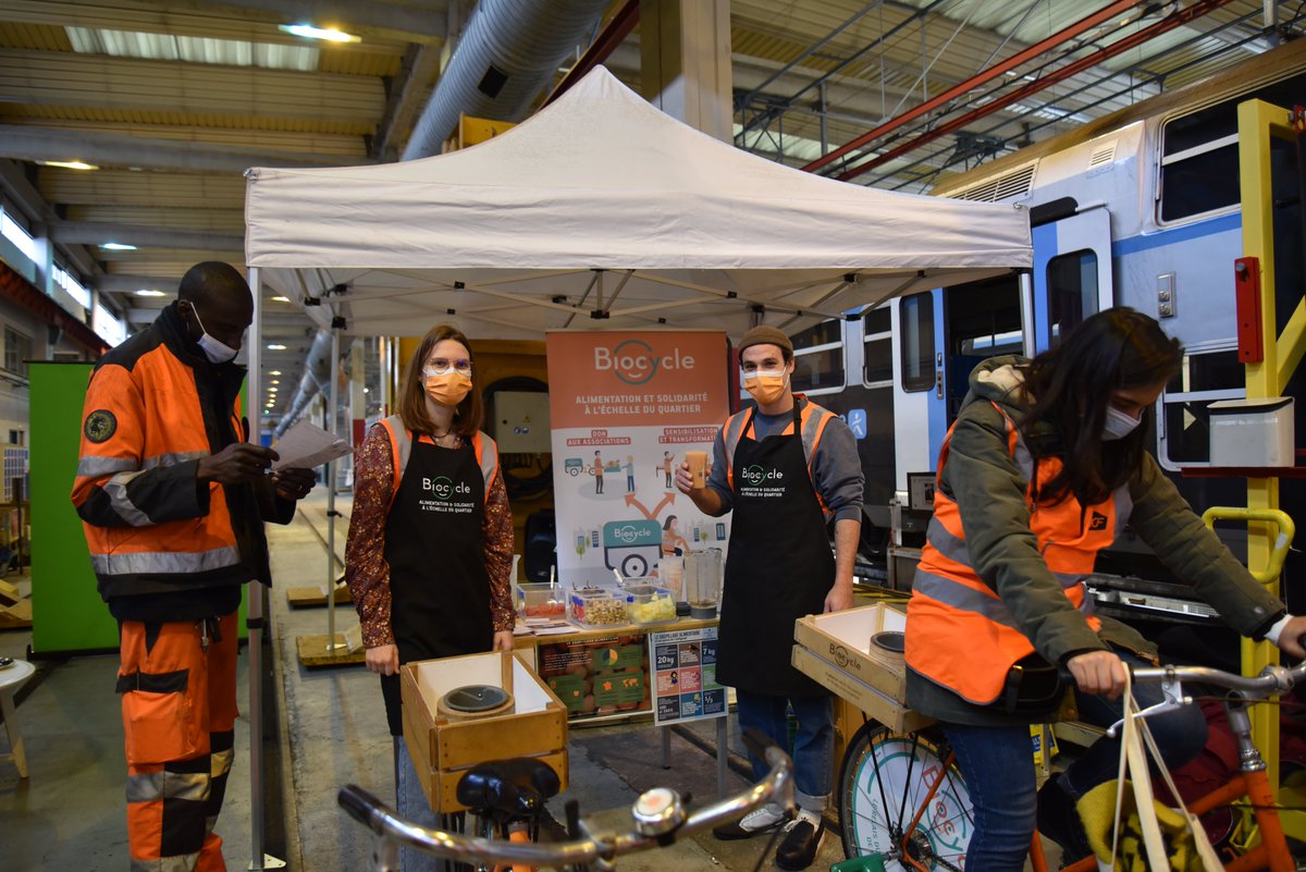 TM_ParisNord's tweet photo. Le 24 Novembre s’est tenu notre Forum #RSE au #TCPN afin de présenter les objectifs et les actions menées autour de la RSE. Les stands étaient consacrés à l’engagement #Transilien, #SNCFMixité, ect.
Nous avons également reçu la visite de @ZeldaCrambert, directrice des lignes H&K. https://t.co/FiA63mEHsd