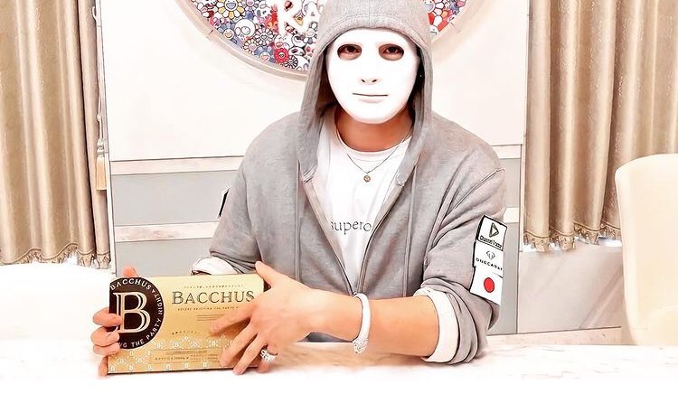 Raphael05166140's tweet photo. ご好評につき本日昼を持ちまして全の在庫が完売となりました！😌

再販は16日からです！
間に合えばらしいですw

https://t.co/Hnq3IFrW8y さんのHPでは、今日から予約販売を行ってます👍

#ラファエル 
#秒速 
#秒で動く 
#チャンネルトラッカー 
#no13 
#ワイン好き 
#ワンカラット https://t.co/IiSYJraHBA