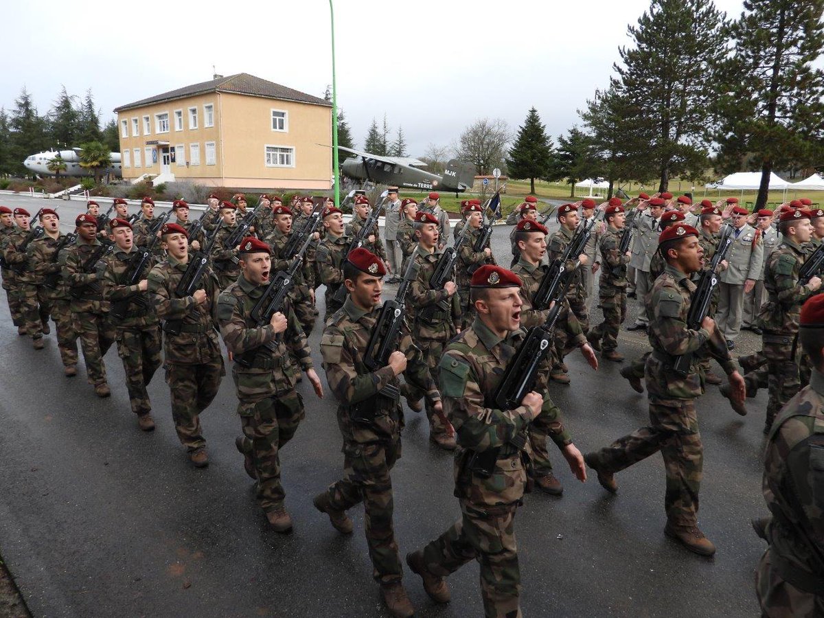 CFIM11BP_6RPIMa's tweet photo. Jeunes engagés vous voilà désormais Soldat de France, soyez fier de votre parcours au sein de CFIM 11e BP – 6e RPIMa. Vous voilà prêts à rejoindre votre régiment : #1RCP #3RPIMa #8RPIMa https://t.co/qVtJ2f0kyF