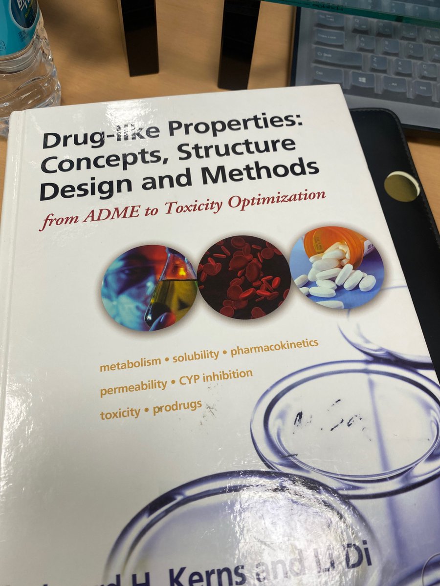 Hyewonseo8's tweet photo. First work assignment: Reading this book https://t.co/cphDV31pZD