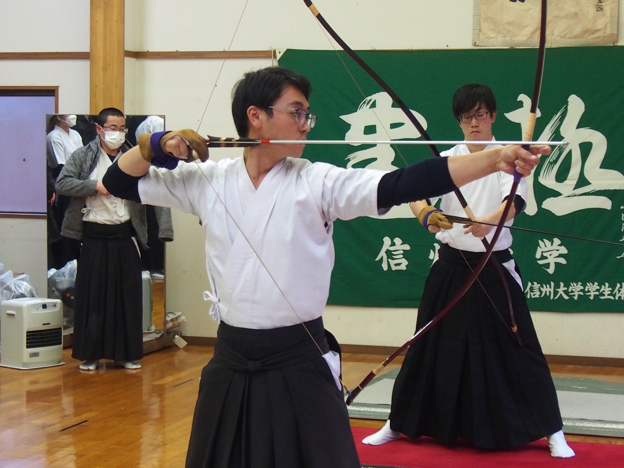 信州大学全学弓道部 個人 男子 優勝 舘 繊維4 11中射詰 2位 須田 繊維4 11中射詰 3位 齊藤 農2 9中遠近 4位 多田 繊維1 9中遠近 5位 祐作 工2 9中遠近 6位 諏訪部 工1 9中遠近 女子 優勝 井出 工2 11中 2位 岩垂 理1 10