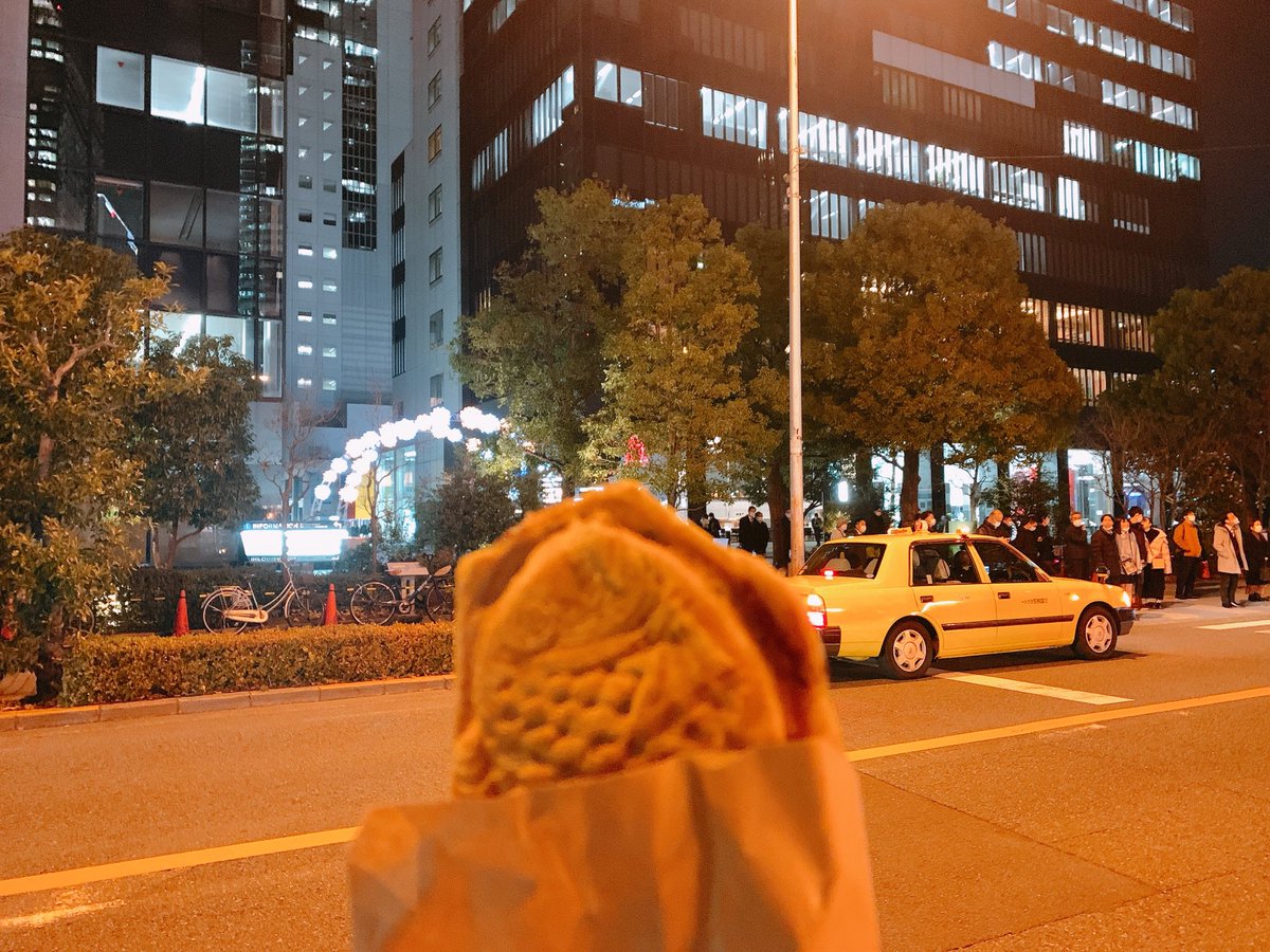 select_shop_88's tweet photo. 仕事終わりのたい焼き！🐠 https://t.co/BVcBhCiuLC
