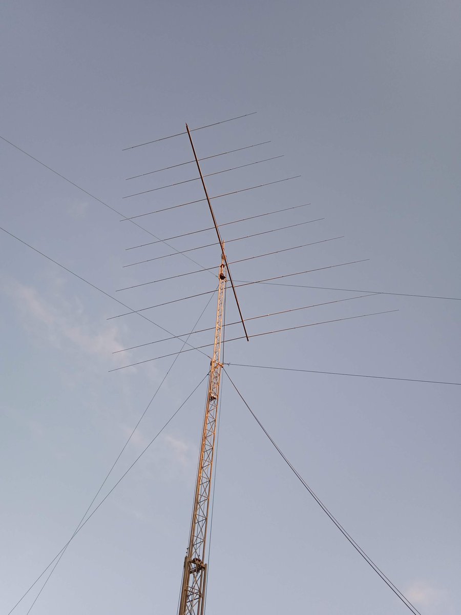 InnovAntennas's tweet photo. EI4IB - The latest ham to install the InnovAntennas BOLPA - Band Optimised Log Periodic Array with unconventional performance and direct 50Ohm feed. #bolpa #g0ksc #hfbands #hamradio #antennas #contesting #innovantennas https://t.co/bUMqqUkEFg
