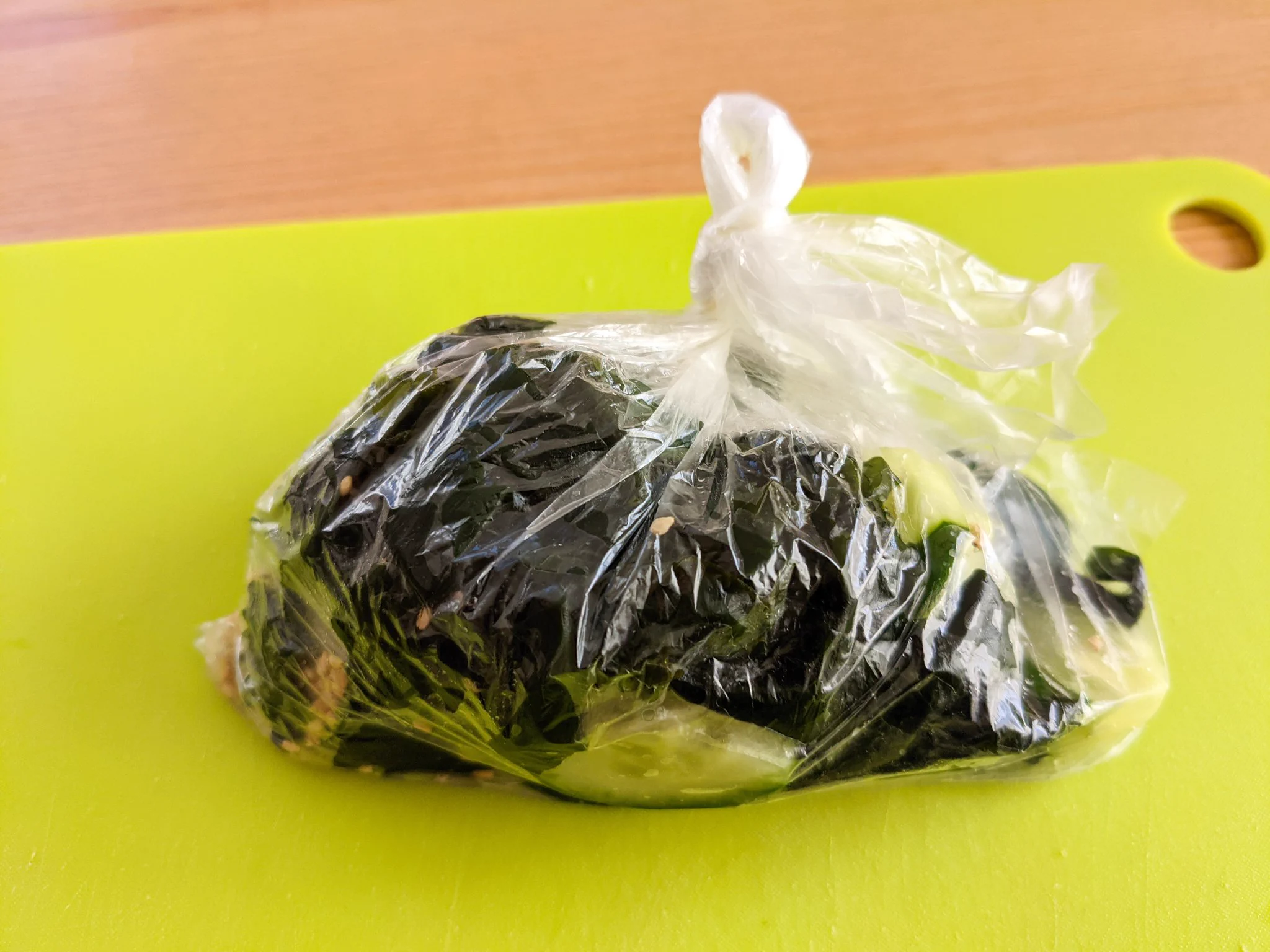料理の付け合わせにもぴったりそう！わかめ&きゅうりを使った「ナムル」のレシピ！