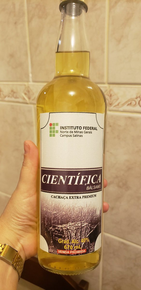 O Instituto Federal em Salinas (MG) é a única instituição de ensino do Brasil que tem um curso superior voltado à produção de cachaça e, futuramente, uma pós-graduação Lato sensu na mesma área. Cachaça "Científica" extra Premium. A ciência me obriga a beber. 😁