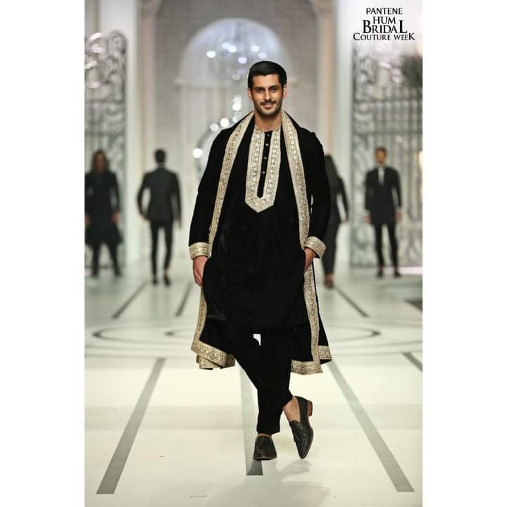 Muneeb Nawaz Presents Malang luxe. 
Classicism meets modernism. Print meets textures, structure meets volumes.

To Know More, Stay Tuned! 

#MoreOpenHairDays #HBCW 
#HUMTV #PanteneHUMBridalCoutureWeek #PHBCW21