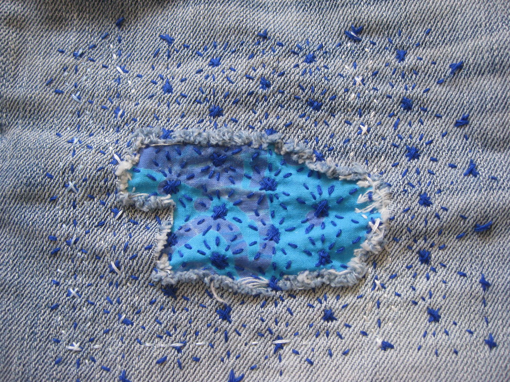 hetkanWel's tweet image. Repareer jij je #kleding? Met deze nieuwste #modetrend repareer je je gebreide kleding op een kleurrijke manier. Zo maak je er meteen een &apos;statement piece&apos; van! #visiblemending hetkanwel.nl/trend-zichtbaa…