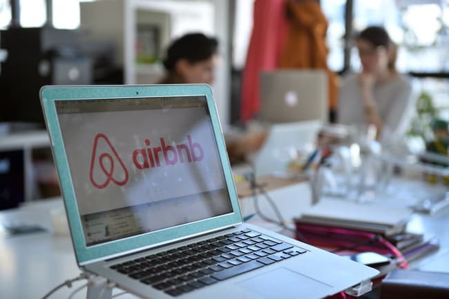BFMMarseille's tweet photo. Marseille va récupérer 1,9 millions d'euros de taxes de séjour via Airbnb en 2021
https://t.co/Sm72rxnUvR https://t.co/36vALOngYs