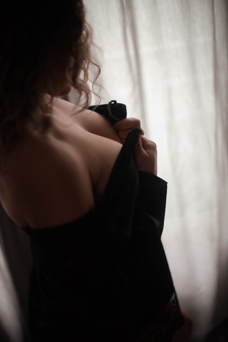 VesqueRobin's tweet image. Noël approche à grand pas, si tu cherches une idée de cadeau original, pourquoi pas offrir un shooting photos ? 

Je te laisse me contacter si t'es intéressé(e) !