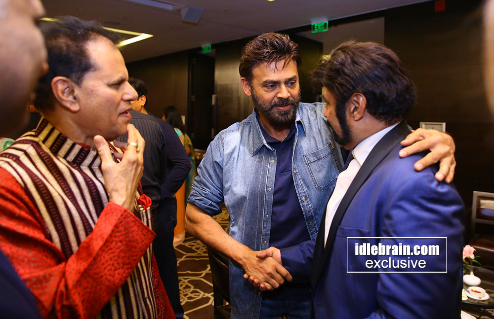 manabalayya's tweet photo. Here's wishing @VenkyMama Venkatesh garu a very Happy Birthday - Team Manabalayya 💐🎂

All the best for the upcoming projects.

#HappyBirthdayVictoryVenkatesh
#HBDVictoryVenkatesh #Venkatesh
#NandamuriBalakrishna https://t.co/MLR57atM5z