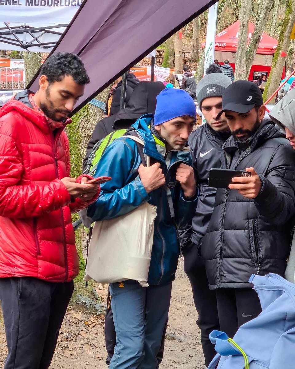 Dün sabah koştuğumuz <a href="/GeyikKosulari/">Geyik Kosulari</a> 14 k’yı genelde 4. Yaşta 1. Olarak tamamladım🏆🥇🦌🏃🏻‍♂️🏔
-daha iyi bir derece koşmak için gittik fakat olmadı🥸
koşan koşturan tüm güzel dostları tebrik ediyorum…
14.5Km 1.06:00
470m ↗️🏔↘️
Foto:<a href="/gezginkirpi/">erdogan kirpi</a>📸 🙏🏻
<a href="/NAZ_Elite/">HOKA NAZ Elite</a>🖤
<a href="/hoka/">HOKA</a>💙
<a href="/XBionic/">X-BIONIC®</a>🧡