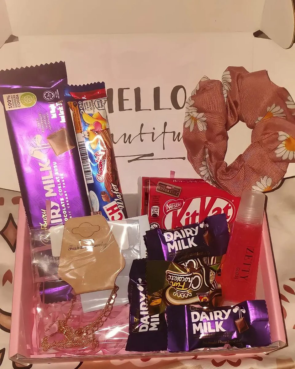 zettygloss's tweet photo. @bihathepearl giftbox murah serendah rm10 dan keatas , boleh request coklat ye 💋
postage rm6 sm / rm12 ss , dm untuk order okay https://t.co/hXFxYoPUf0 https://t.co/I2dylzcati