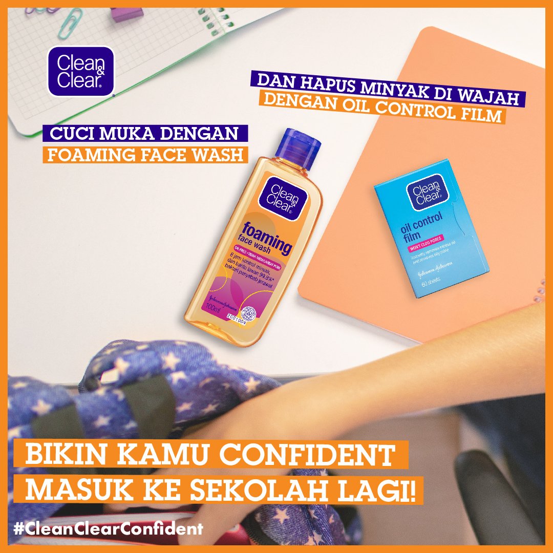 Mau tau cara tampil PD saat masuk sekolah offline? Rajin cuci muka dengan Foaming Face Wash untuk melawan bakteri penyebab jerawat dan pakai Oil Control Film untuk hapus minyak pada wajah! #CleanClearConfident