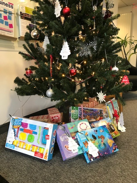 Basepoint_Bmth's tweet photo. We're still taking donations of toys this week for children in refuge over Christmas. Deadline is Thursday 16th Dec or you can donate at:-
https://t.co/9LBq96RJzh https://t.co/AcCXQUq3XE
